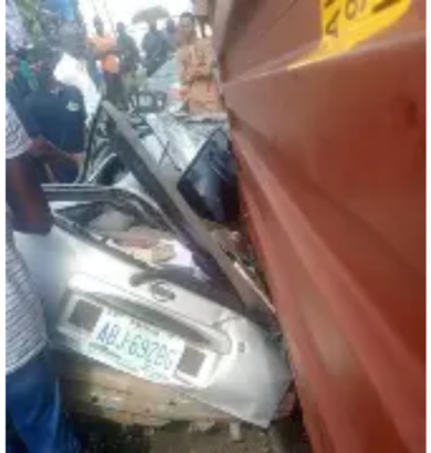Woman dies in Lagos auto crash